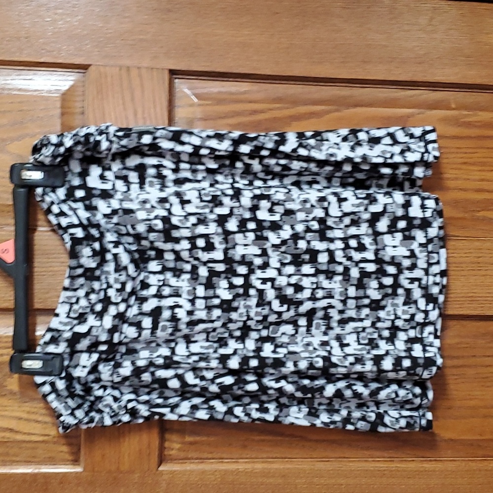 WHITE Sierra Blac/Gray Pattern Knit Skirt